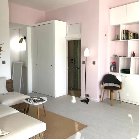 Le Louvre-terrasse-centre Apartman